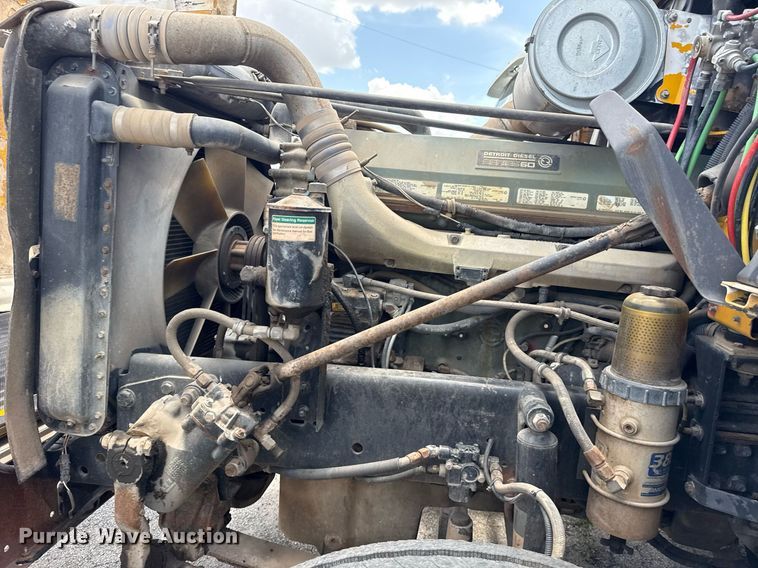 image for item DS3766 1997 Freightliner FLD120 semi truck