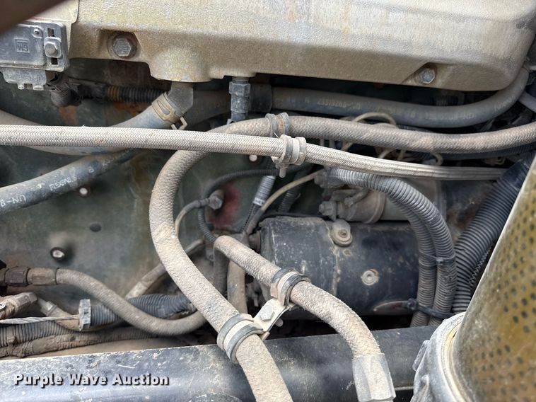 image for item DS3766 1997 Freightliner FLD120 semi truck