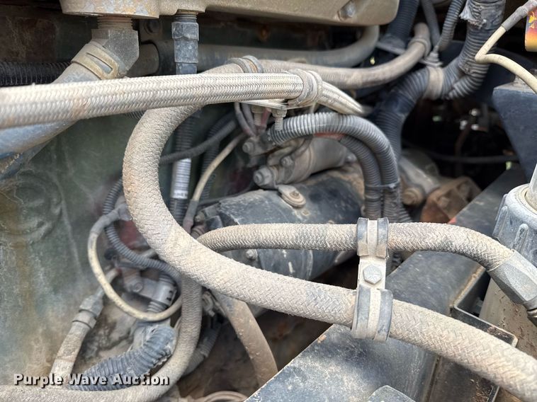 image for item DS3766 1997 Freightliner FLD120 semi truck