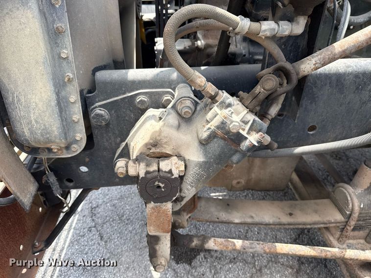 image for item DS3766 1997 Freightliner FLD120 semi truck