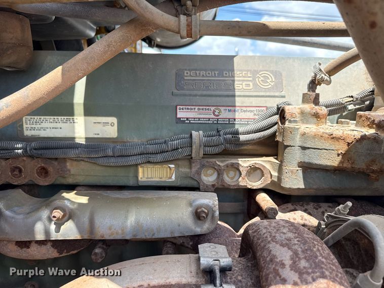 image for item DS3766 1997 Freightliner FLD120 semi truck