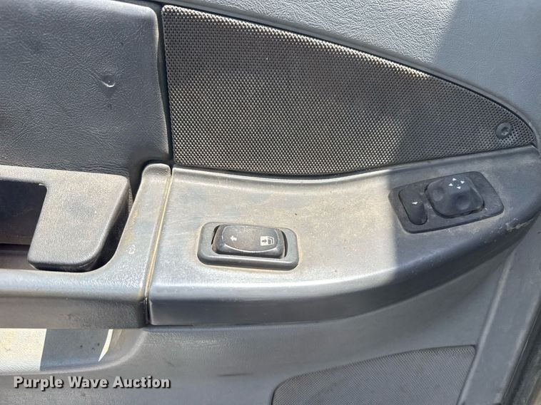 image for item DS3767 2005 Freightliner Columbia semi truck