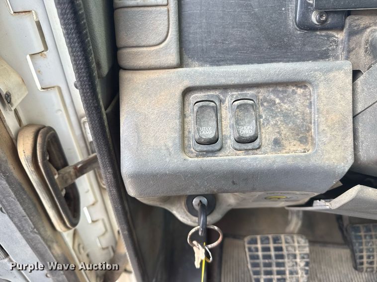 image for item DS3767 2005 Freightliner Columbia semi truck