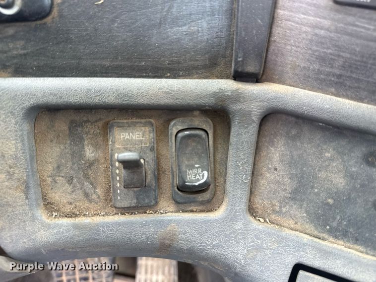 image for item DS3767 2005 Freightliner Columbia semi truck