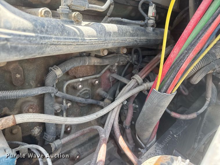 image for item DS3767 2005 Freightliner Columbia semi truck