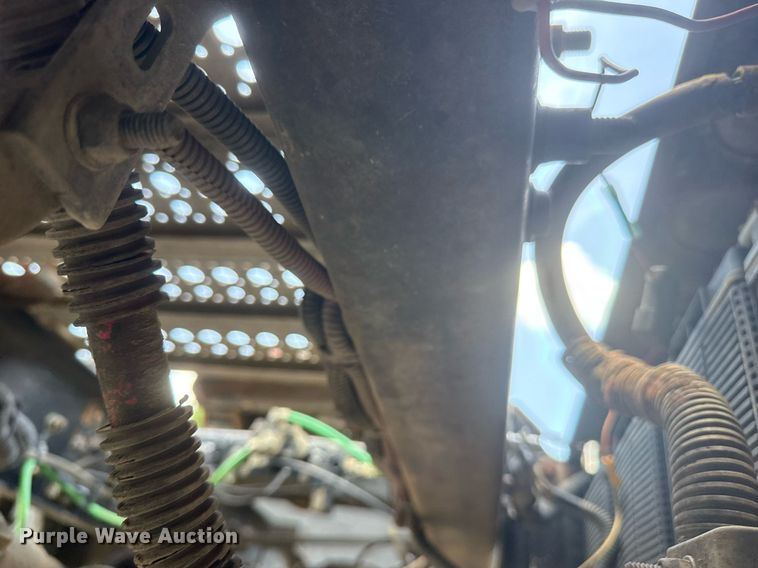 image for item DS3767 2005 Freightliner Columbia semi truck