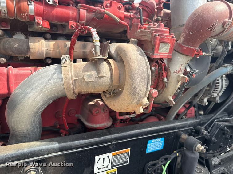 image for item DS3792 2020 Peterbilt 389 semi truck