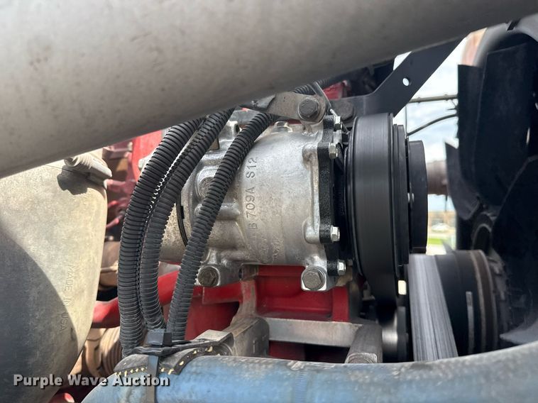 image for item DS3792 2020 Peterbilt 389 semi truck