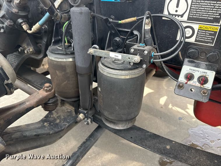 image for item DS3792 2020 Peterbilt 389 semi truck