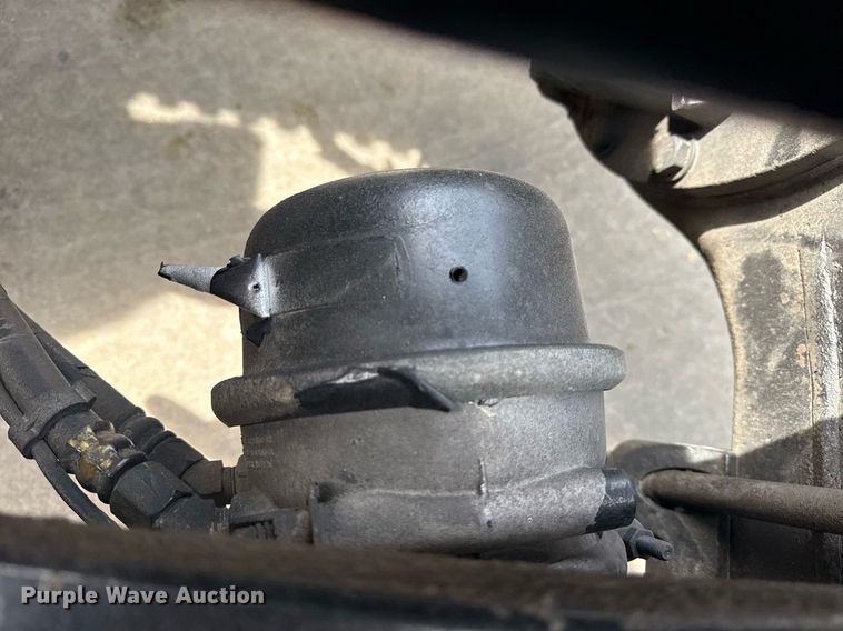 image for item DS3792 2020 Peterbilt 389 semi truck