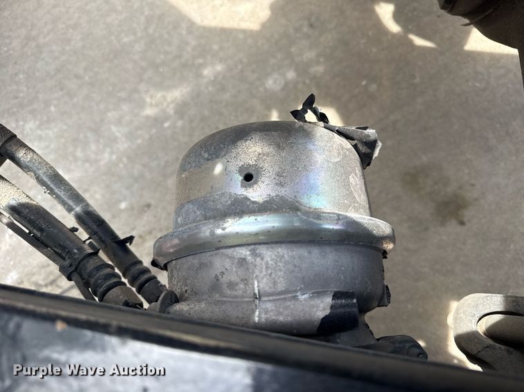 image for item DS3792 2020 Peterbilt 389 semi truck