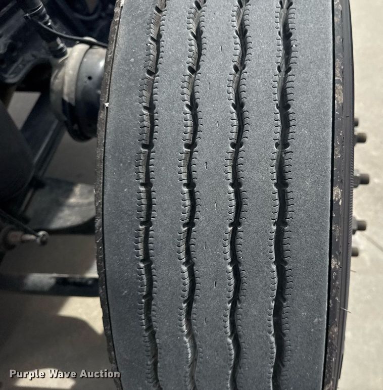 image for item DS3792 2020 Peterbilt 389 semi truck