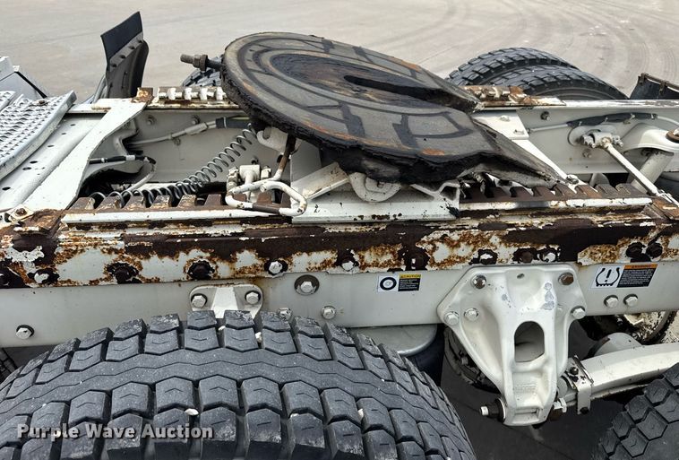 image for item DS3793 2018 Peterbilt 389 semi truck