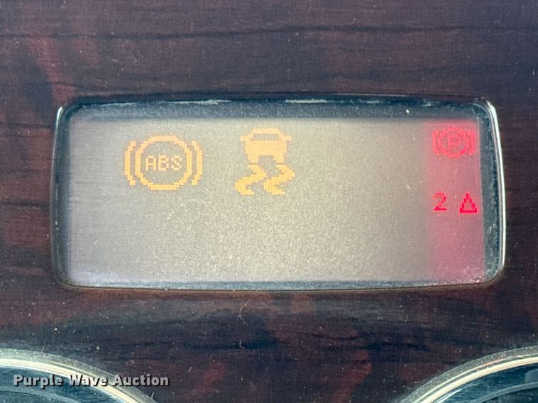 image for item DS3793 2018 Peterbilt 389 semi truck