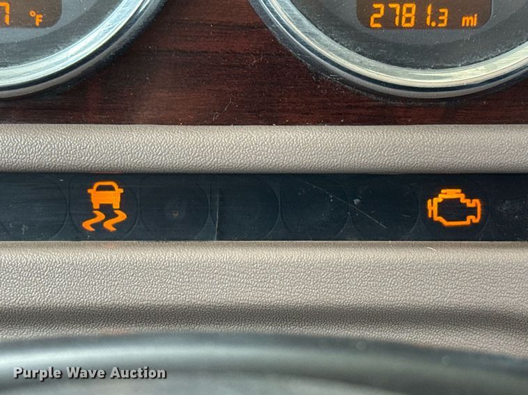 image for item DS3793 2018 Peterbilt 389 semi truck