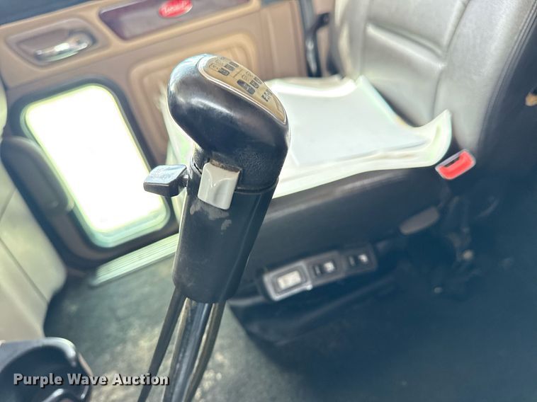 image for item DS3793 2018 Peterbilt 389 semi truck