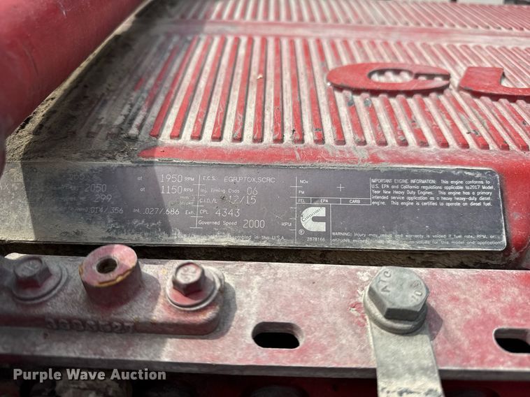 image for item DS3793 2018 Peterbilt 389 semi truck