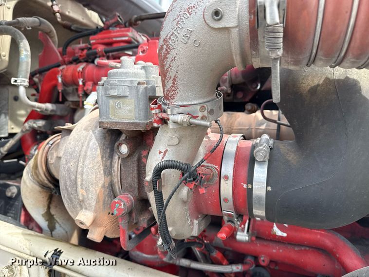 image for item DS3793 2018 Peterbilt 389 semi truck