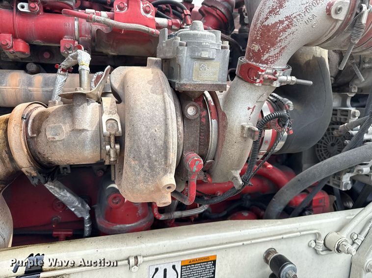 image for item DS3793 2018 Peterbilt 389 semi truck