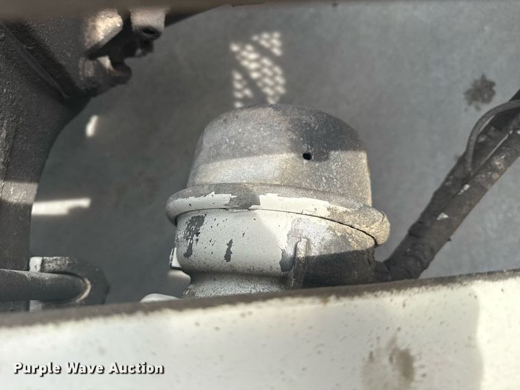 image for item DS3793 2018 Peterbilt 389 semi truck