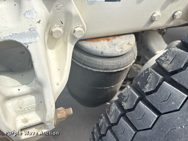 image for item DS3793 2018 Peterbilt 389 semi truck