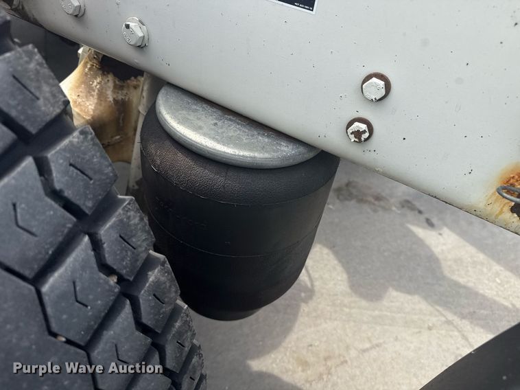 image for item DS3793 2018 Peterbilt 389 semi truck