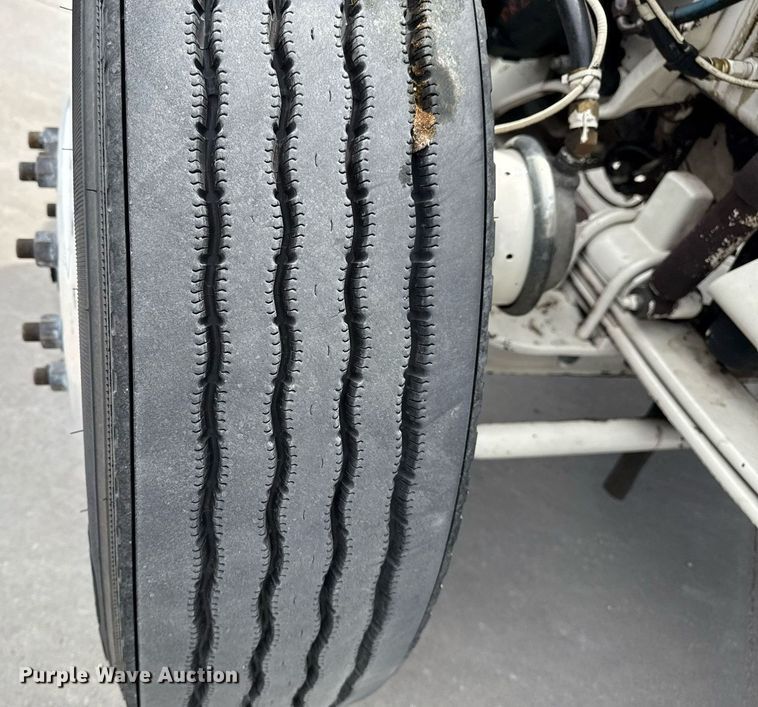 image for item DS3793 2018 Peterbilt 389 semi truck