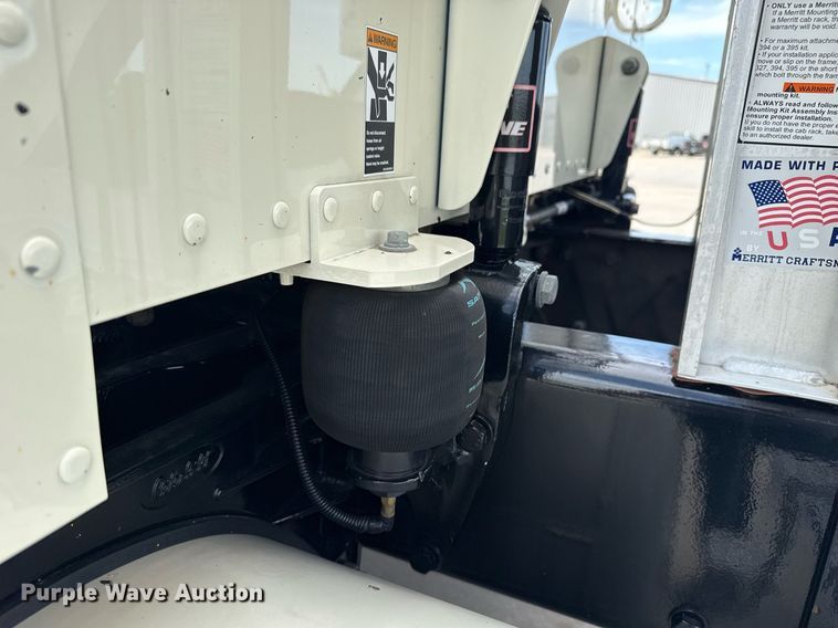 image for item DS3794 2019 Peterbilt 389 semi truck