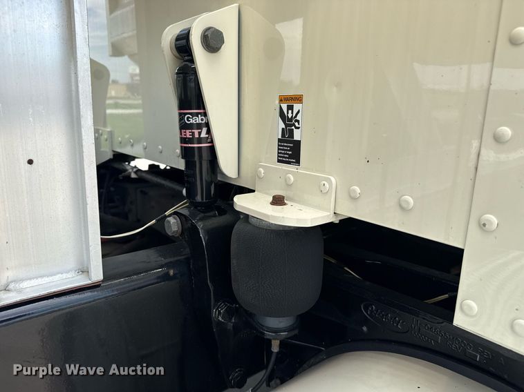 image for item DS3794 2019 Peterbilt 389 semi truck