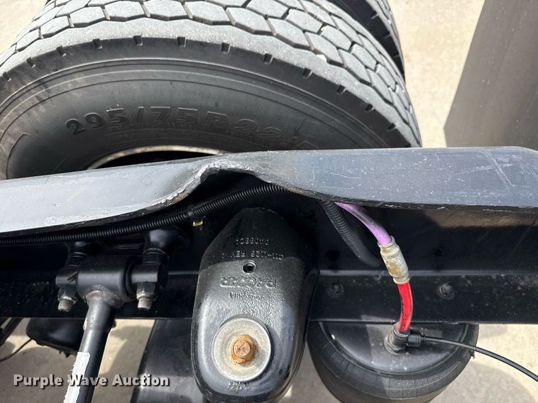 image for item DS3794 2019 Peterbilt 389 semi truck