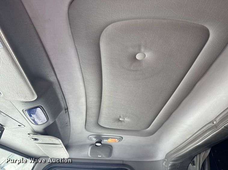 image for item DS3794 2019 Peterbilt 389 semi truck