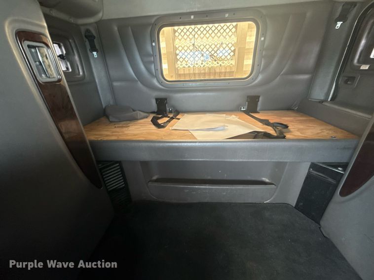 image for item DS3794 2019 Peterbilt 389 semi truck