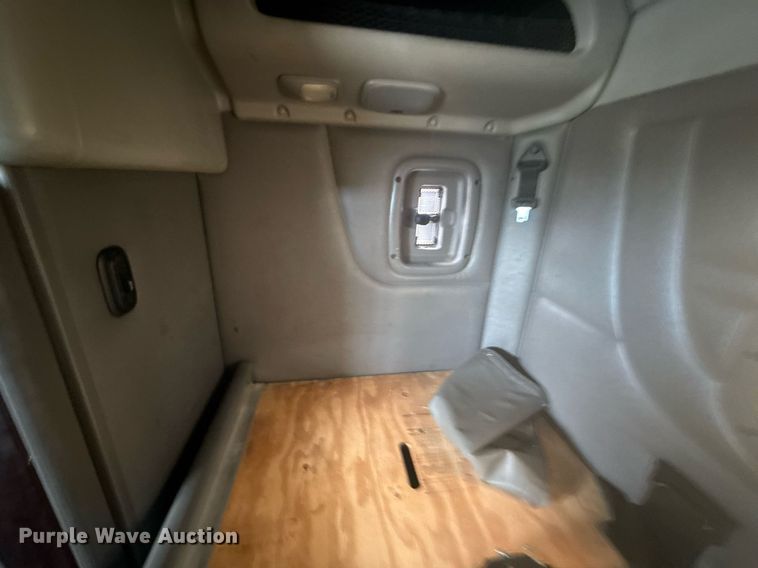 image for item DS3794 2019 Peterbilt 389 semi truck