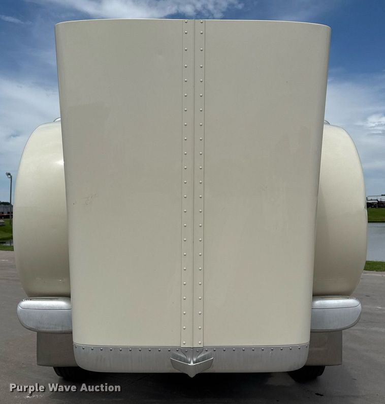 image for item DS3794 2019 Peterbilt 389 semi truck