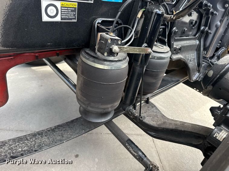 image for item DS3794 2019 Peterbilt 389 semi truck