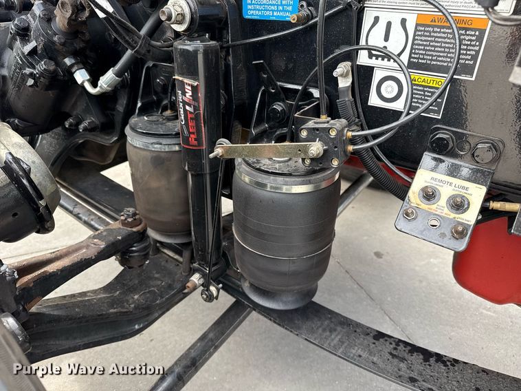 image for item DS3794 2019 Peterbilt 389 semi truck