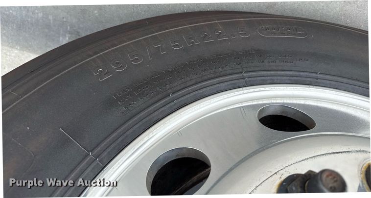 image for item DS3794 2019 Peterbilt 389 semi truck