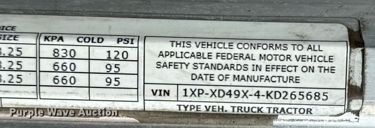 image for item DS3794 2019 Peterbilt 389 semi truck