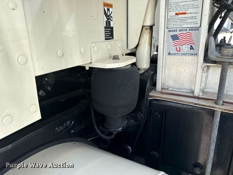 image for item DS3795 2019 Peterbilt 389 semi truck