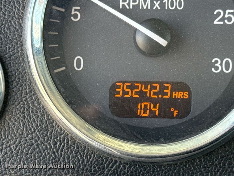 image for item DS3795 2019 Peterbilt 389 semi truck