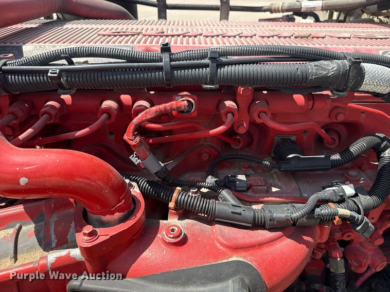 image for item DS3795 2019 Peterbilt 389 semi truck