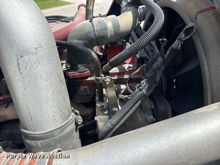 image for item DS3795 2019 Peterbilt 389 semi truck