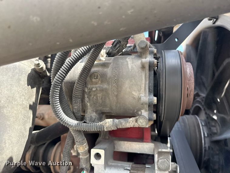 image for item DS3795 2019 Peterbilt 389 semi truck