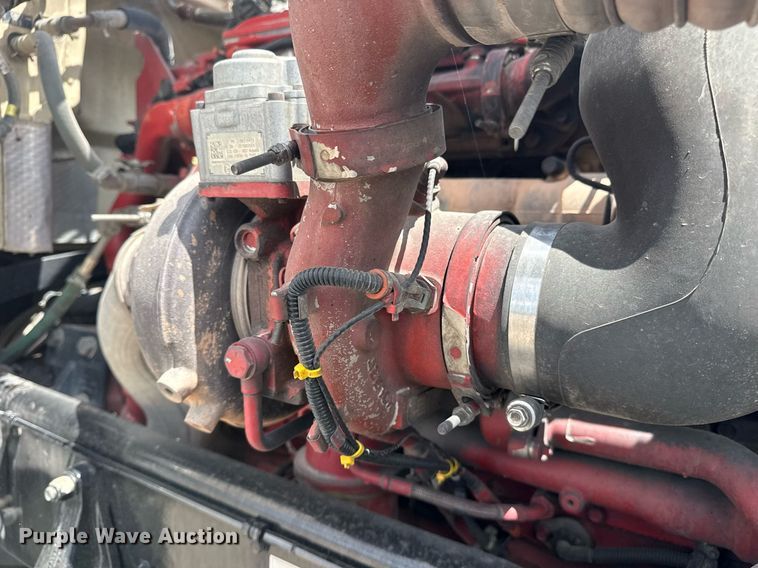 image for item DS3795 2019 Peterbilt 389 semi truck