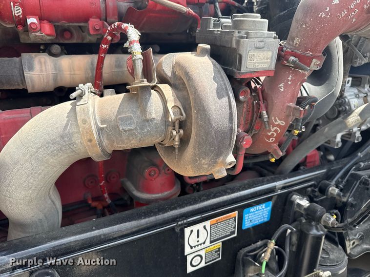 image for item DS3795 2019 Peterbilt 389 semi truck