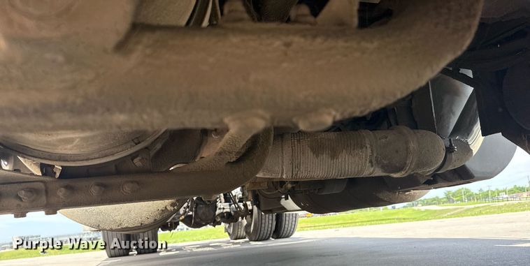 image for item DS3795 2019 Peterbilt 389 semi truck