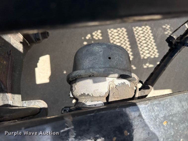 image for item DS3795 2019 Peterbilt 389 semi truck