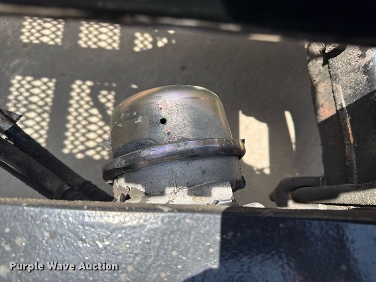 image for item DS3795 2019 Peterbilt 389 semi truck