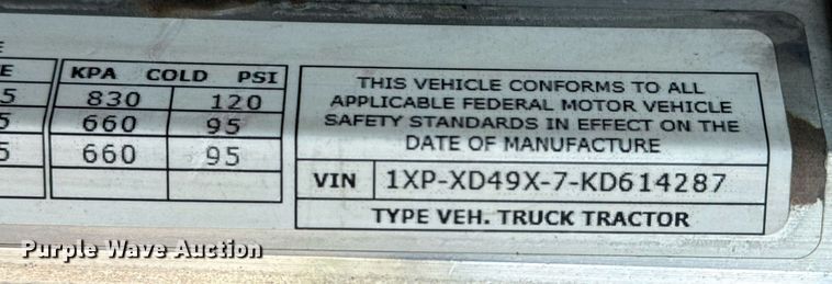 image for item DS3795 2019 Peterbilt 389 semi truck