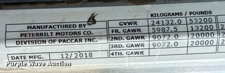 image for item DS3795 2019 Peterbilt 389 semi truck